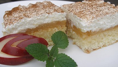 Kokosový jablečník