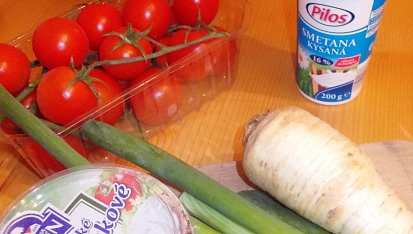 Křenová pomazánka s celerem a jablíčky