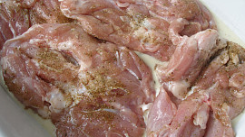 Kuřecí pod celerovo - bramborovým gratinem