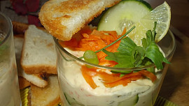 Lehký tvarohový krém se zeleninou