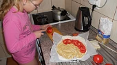 Michalčin rajčatový košík, poklademe rajčaty