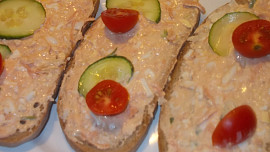 Ostřejší, kedlubnovo - vaječná pomazánka