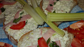 Pomazánka z řapíkatého celeru,  Nivy a zauzené šunky