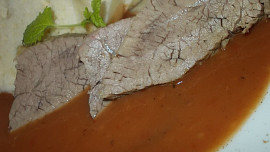 Staročeská omáčka z povidel, skořice a rajčátek  -  podle babiččiny kuchařky