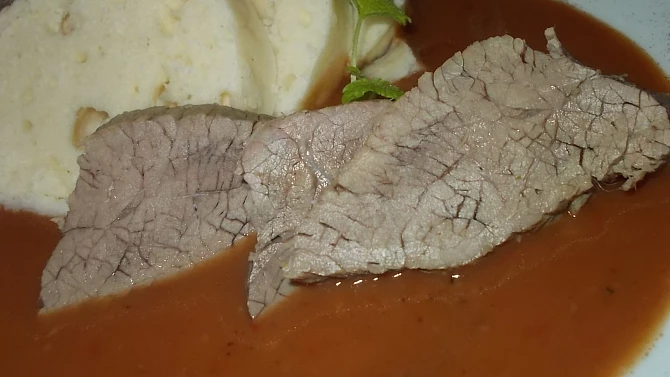 Staročeská omáčka z povidel, skořice a rajčátek  -  podle babiččiny kuchařky