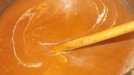 Staročeská omáčka z povidel, skořice a rajčátek  -  podle babiččiny kuchařky