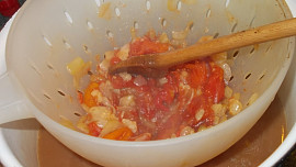 Staročeská omáčka z povidel, skořice a rajčátek  -  podle babiččiny kuchařky