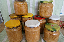 Do větší sklenice od okurek 640g vejde 6-7 středně velkých jablek