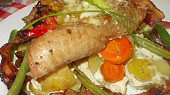 Sumec, zapečený s fazolkami a bramborami