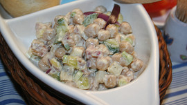 Sýrový salát s cizrnou