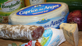 Sýrový salát s cizrnou