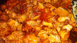 Vepřové kostky - á la moravský vrabec, se zelím a  knedlíkem z řapíku a slaniny