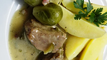 Vepřové kostky v okurkové omáčce s kapustičkami, Vepřové kostky v okurkové omáčce s kapustičkami