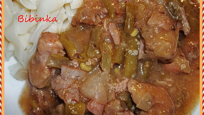 Vepřový výřez na kmíně, fazolkách se sušenou hlívou ústřičnou a libečkem, detail...