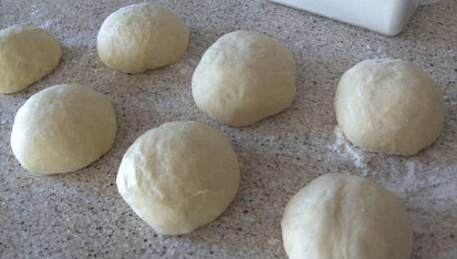 Babiččiny knedlíky v páře - (Großmama's Dampfnudeln)