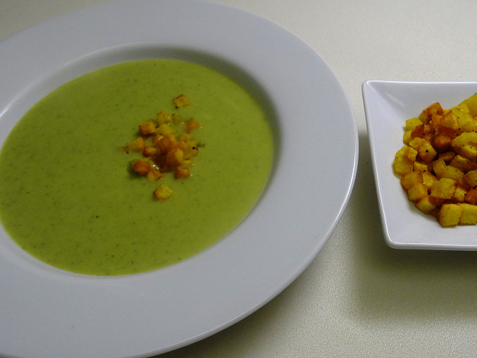 Brokolicová polévka s opečenými kostičkami brambor, Brokolicová polévka s opečenými kostičkami brambor