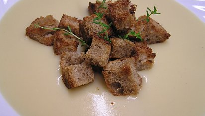 Česnečka krémová s krutony