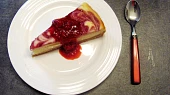 Cheesecake s malinovým vírem
