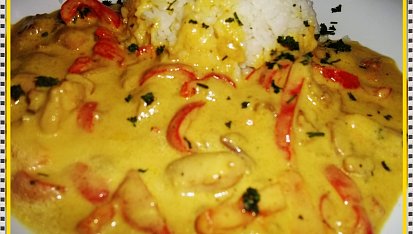 Curry kuře s paprikou, zázvorem a smetanou, detail...