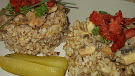 Houbový kuba z pohanky - podle receptu  "Černý Kuba"