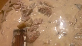 Hovězí s kyselými okurkami -podle tchýňky