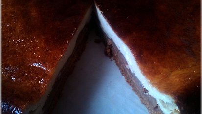 Jablečný cheesecake s karamelovou polevou