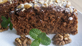 Jablkové řezy s ořechy a čokopolevou