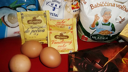 Jednoduchý hrnečkový kokosový moučník, ingredience...