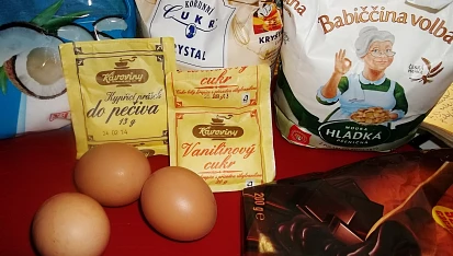 Jednoduchý hrnečkový kokosový moučník, ingredience...
