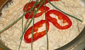 Jemná  pomazánka z Nivy, červené papriky, šunky a pažitky