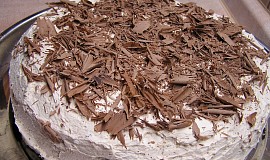 Kakaový dort s kávovou náplní