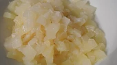 Karibský svatební dort, Ananas pokrájíme na malé kousky