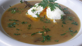 Kmínka se ztraceným vejcem a houbami