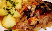 Kuře na rozmarýnu s koktejlovými rajčátky a řapíkatým celerem, detail...