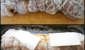 Kuřecí rolka plněná vepřovými jazyky (zabaleno a zajištěno motouzem,ze všech stran orestováno a pokladeno plátky másla)