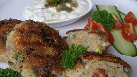 Kuskusové placičky s dipem jalapeňo