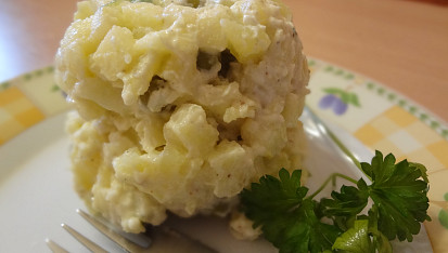 Lehký bramborový salát s kuřátkem ze sáčku
