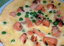 Omeleta s lososem a hráškem