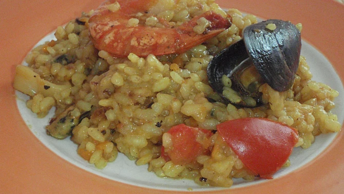 Paella s mořskými plody