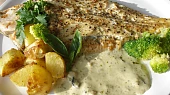 Platýs s omáčkou pesto