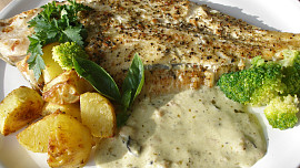 Platýs s omáčkou pesto