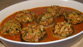 Plněné žampiony v pikantní omáčce