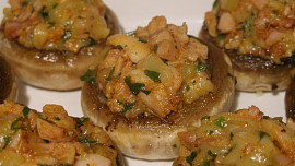 Plněné žampiony v pikantní omáčce