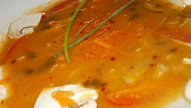 Polévka zeleninová s uzeným a dršťkami podle babičky