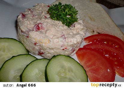 Pomazánka z balkánského sýra a papriky