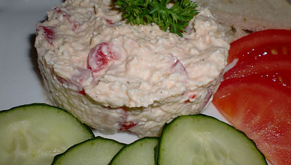 Pomazánka z balkánského sýra a papriky