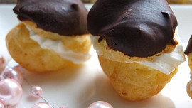 Profiteroles se šlehačkou aneb sladké bobečky mlsné rebečky