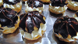 Profiteroles se šlehačkou aneb sladké bobečky mlsné rebečky