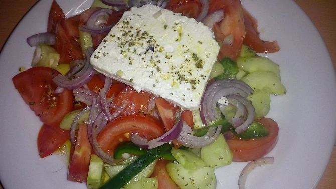 Řecký salát se sýrem Feta