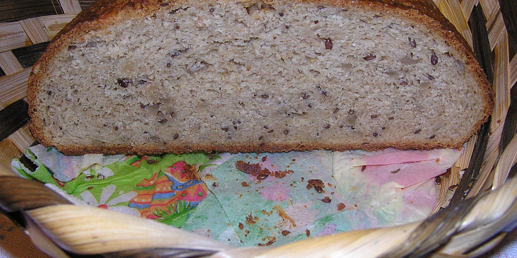 Semínkovo-majolkový chléb (Semínkovo-majolkový chléb)